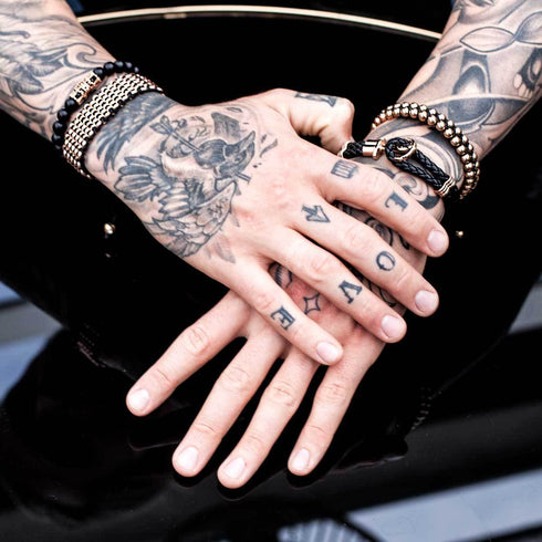 Krone aus 18 Karat Roségold | Mattschwarzer Achat | Armband mit Königreichsperlen | Herren